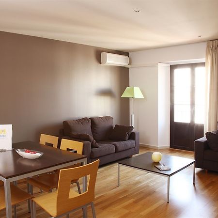 Mh Apartments Ramblas Barcelona Room photo