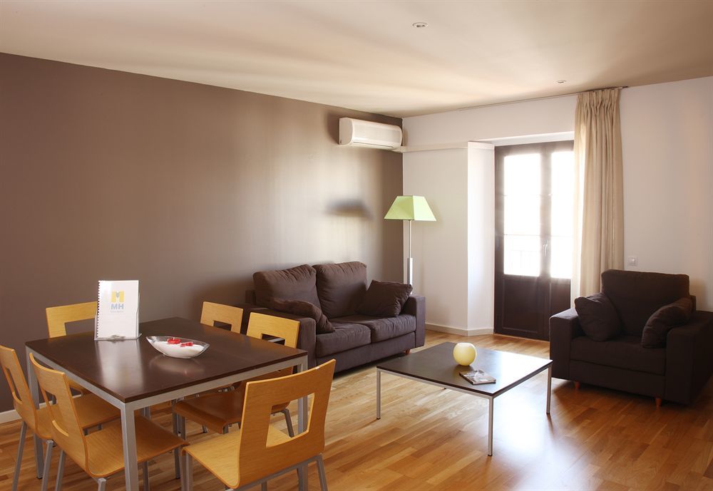 Mh Apartments Ramblas Barcelona Room photo